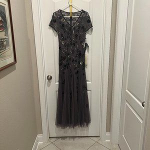 Adrianna Papell Forma; Gown